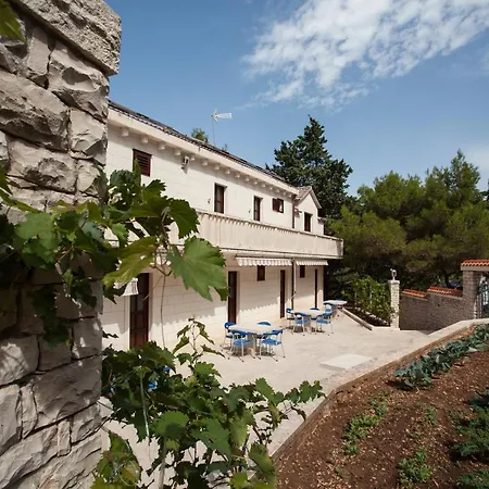 With A Parking Space Pucisca, Brac - 756 * Pucisca