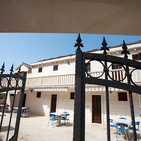 Appartement With A Parking Space Pucisca, Brac - 756 Pucisca