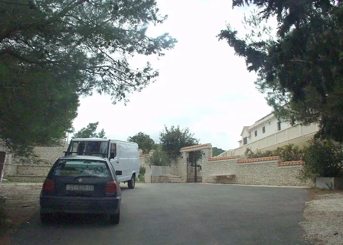 With A Parking Space Pucisca, Brac - 756 Appartement *