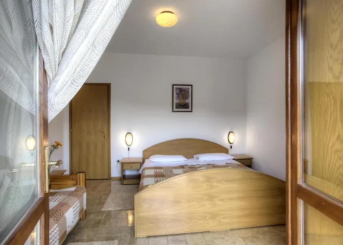 Apartman With A Parking Space Pucisca, Brac - 756 *