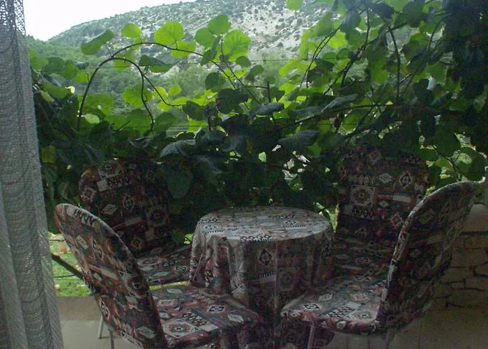 With A Parking Space Pucisca, Brac - 756