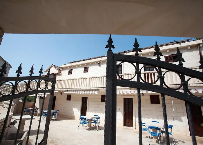 Appartement With A Parking Space Pucisca, Brac - 756 Pucisca